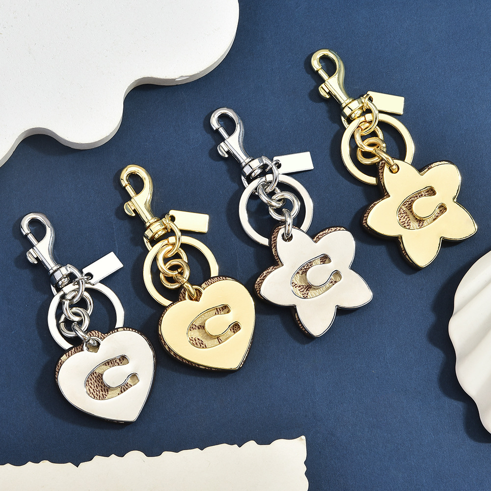 Monogram Keychain Leather - Llavero con Monograma Inicial C, Accesorio