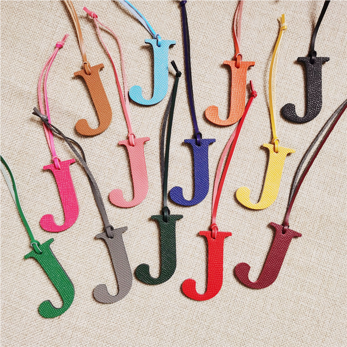 Letra en inglés H I J K L M N  - Monogram Keychain Leather reseña y precio