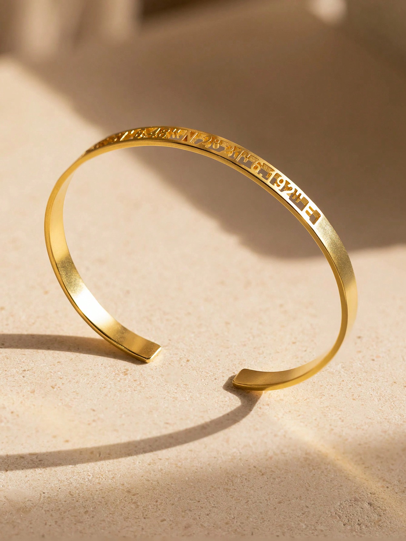 Brazaletes con números romanos - Coordinates Bracelet reseña y precio